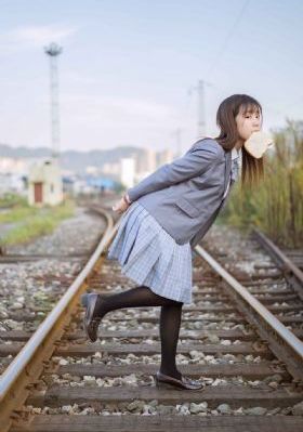 邻家的天使把我惯成废人第一季