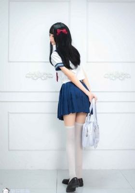 《年轻女教师2》在线播放